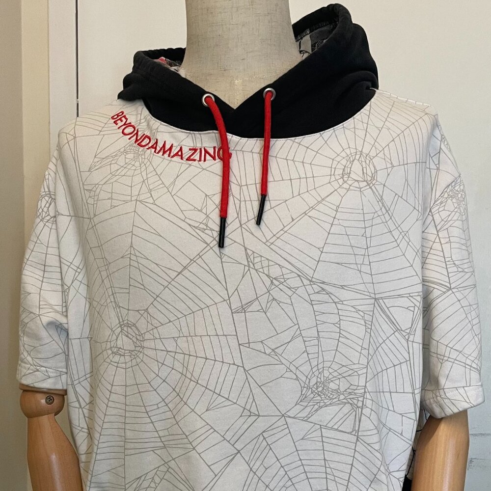 Disney Men’s XL Marvel Spider-Man 60th Anniversary Hooded T-Shirt